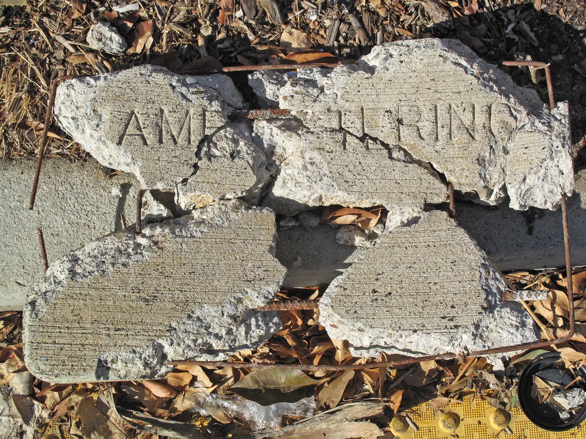 Spalling, scaling or exposed reinforcing steel